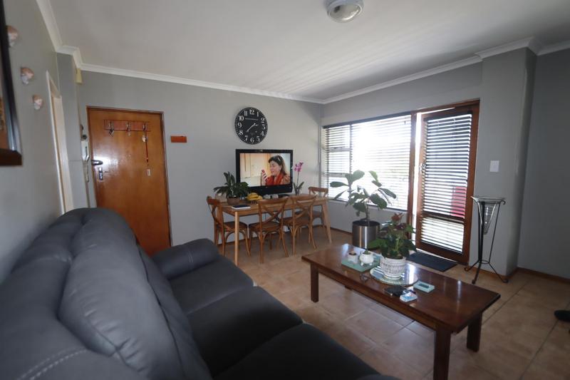 2 Bedroom Property for Sale in Claremont Western Cape